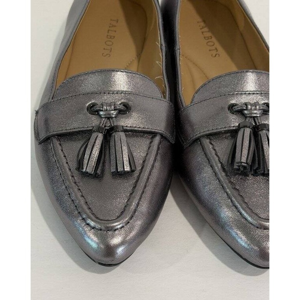 Talbots Francesca Tasseled Metallic Leather Driving Flats Shoes Silver Size 8 - Picture 2 of 11